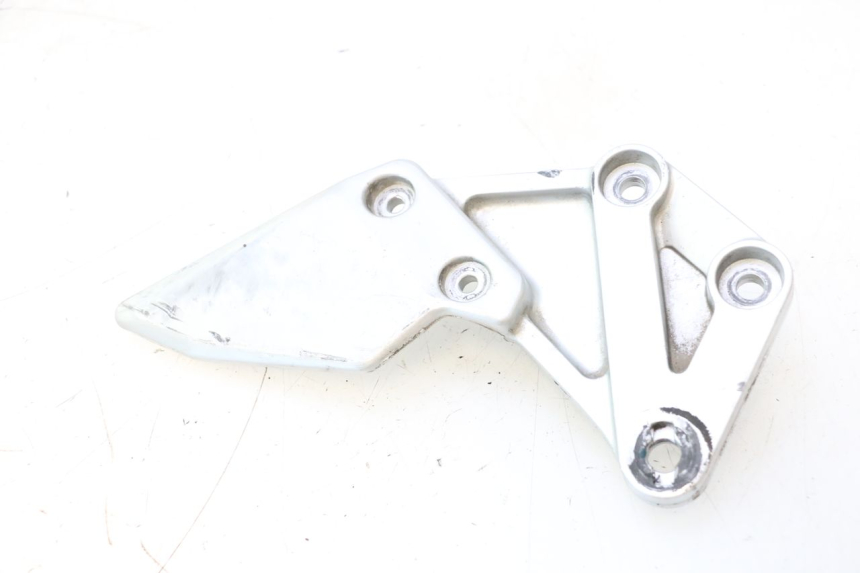 photo de PLATINE CALE PIED AVANT DROIT SUZUKI SV S 650 (2003 - 2009) - Vue principale