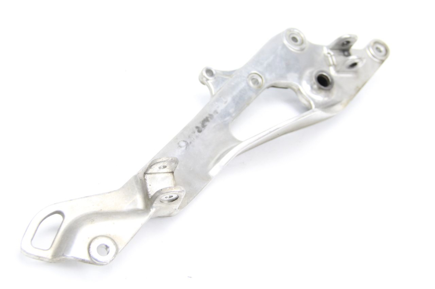 photo de PLATINE CALE PIED AVANT DROIT YAMAHA TDM ABS 900 (2002 - 2014) - Détail de la pièce