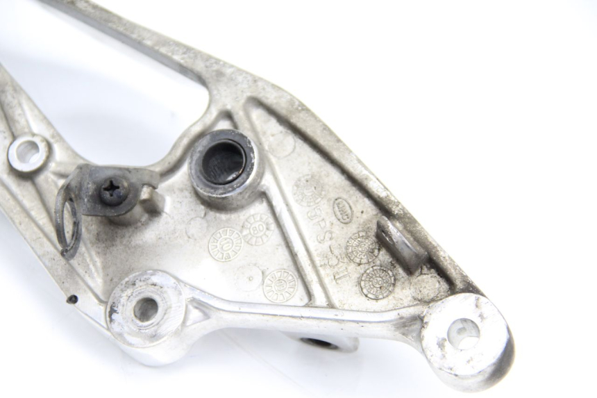 photo de PLATINE CALE PIED AVANT DROIT YAMAHA TDM ABS 900 (2002 - 2014) - Gros plan technique