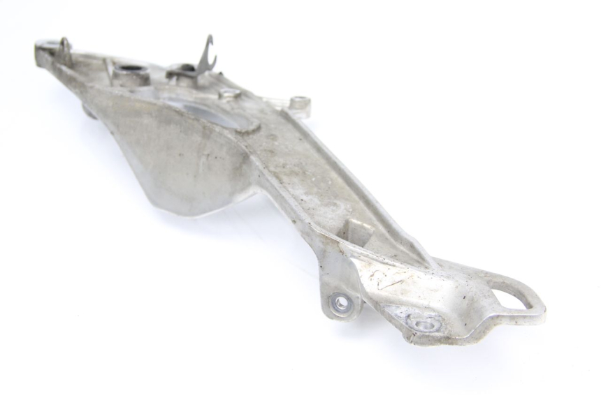 photo de PLATINE CALE PIED AVANT DROIT YAMAHA TDM ABS 900 (2002 - 2014) - Points de fixation