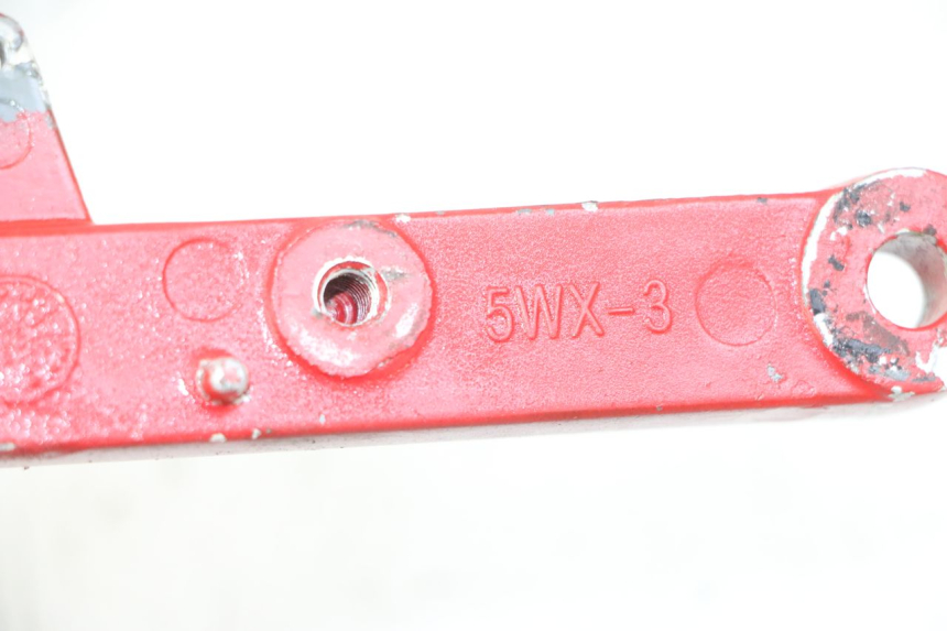 photo de PLATINE CALE PIED AVANT DROIT YAMAHA TZR 50 (2008 - 2016) - Détail de la pièce