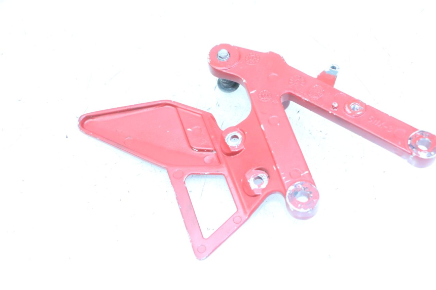 photo de PLATINE CALE PIED AVANT DROIT YAMAHA TZR 50 (2008 - 2016) - Zoom état d’usage