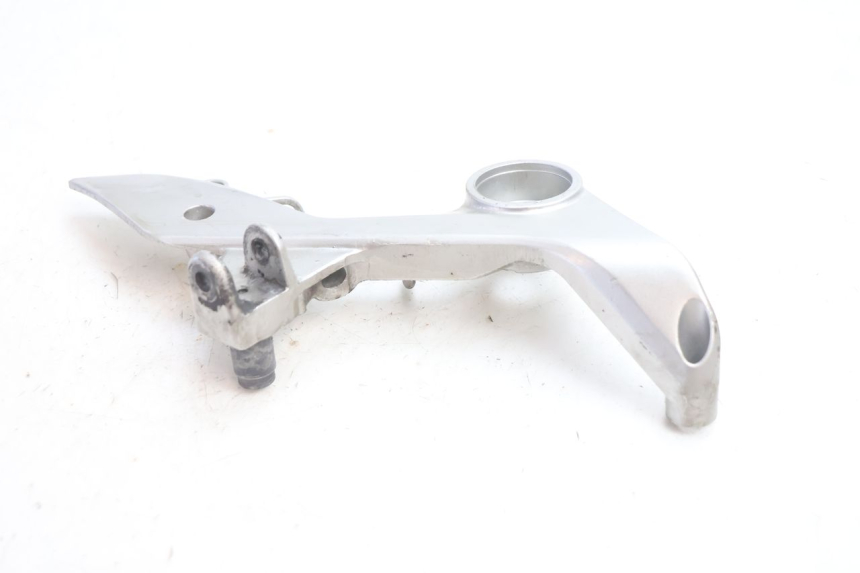 photo de PLATINE CALE PIED AVANT DROIT HONDA VFR FI RC46 800 (1998 - 2001) - Gros plan technique