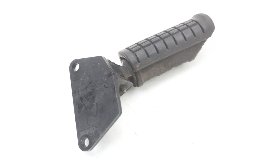 photo de Plaque de support du repose-pied avant droit SUZUKI VL INTRUDER 125 (2004 - 2007) - Zoom état d’usage