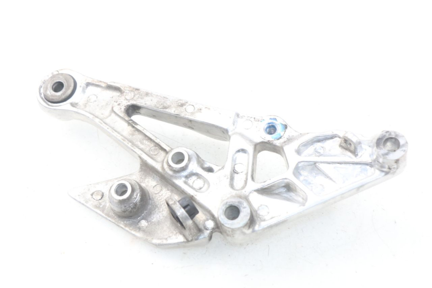 photo de PLATINE CALE PIED AVANT DROIT YAMAHA XJ600 XJ DIVERSION 600 (1992 - 1997) - Zoom état d’usage