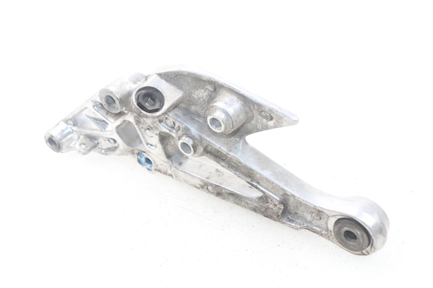 photo de PLATINE CALE PIED AVANT DROIT YAMAHA XJ600 XJ DIVERSION 600 (1992 - 1997) - Autre angle de vue