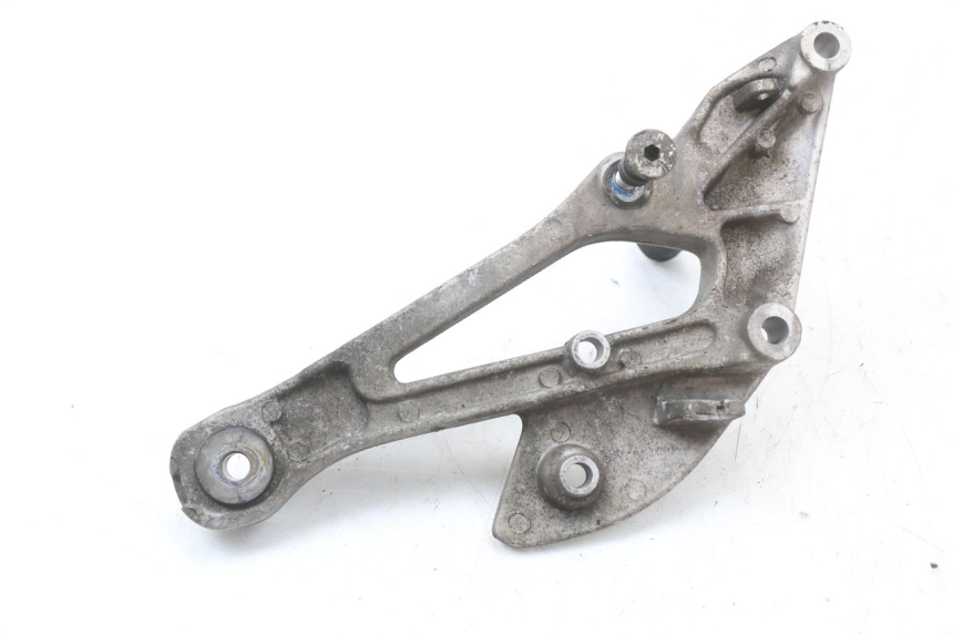 photo de PLATINE CALE PIED AVANT DROIT YAMAHA XJ600 XJ DIVERSION 600 (1992 - 1997) - Détail de la pièce