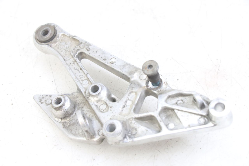 photo de PLATINE CALE PIED AVANT DROIT YAMAHA XJN DIVERSION 600 (2000 - 2003) - Autre angle de vue