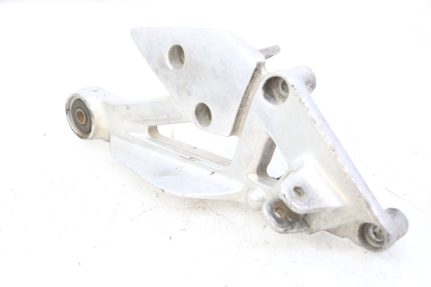 photo de PLATINE CALE PIED AVANT DROIT YAMAHA XJN DIVERSION 600 (2000 - 2003) - Détail de la pièce