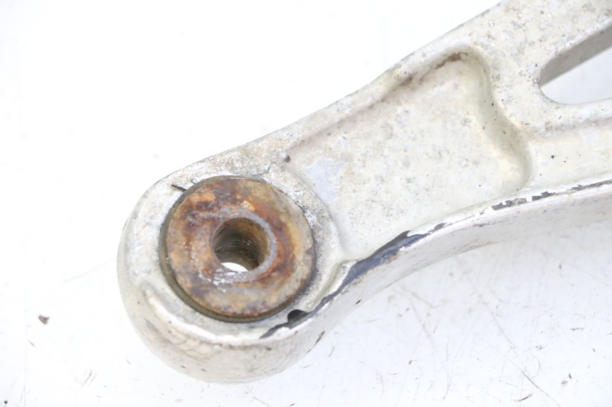 photo de PLATINE CALE PIED AVANT DROIT YAMAHA XJN DIVERSION 600 (2000 - 2003) - Autre angle de vue