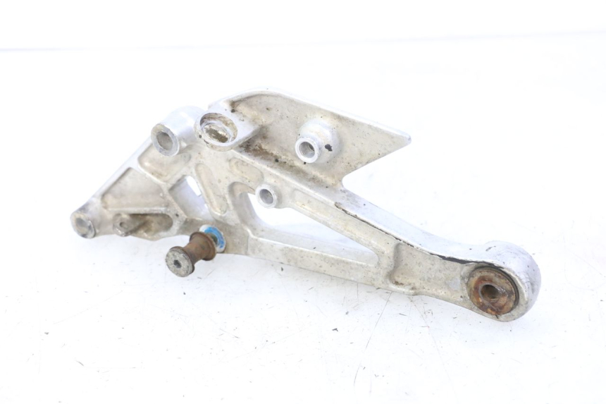 photo de PLATINE CALE PIED AVANT DROIT YAMAHA XJN DIVERSION 600 (2000 - 2003) - Points de fixation