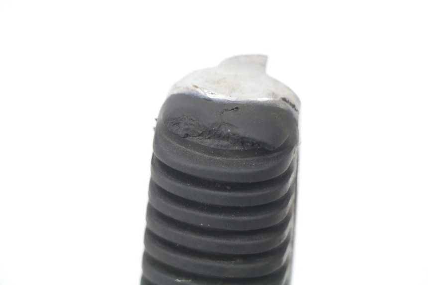 photo de PLATINE CALE PIED AVANT DROIT YAMAHA XJN XJ N DIVERSION 600 (1994 - 1997) - Gros plan technique