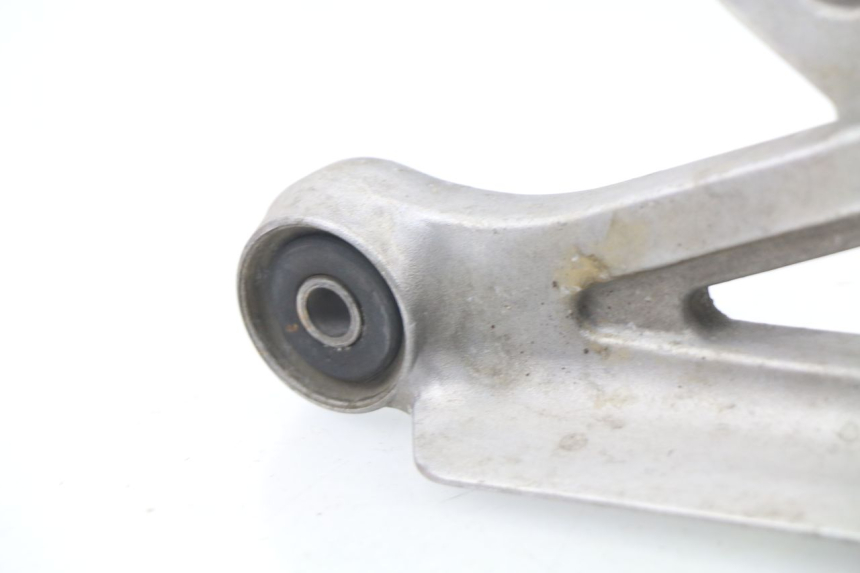 photo de PLATINE CALE PIED AVANT DROIT YAMAHA XJN XJ N DIVERSION 600 (1994 - 1997) - Points de fixation