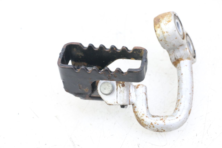 photo de Plaque de support du repose-pied avant droit HYOSUNG XRX 125 (2000 - 2008) - Autre angle de vue