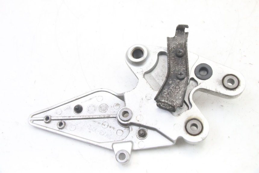 photo de PLATINE CALE PIED AVANT DROIT YAMAHA FZ6 FAZER S2 600 (2007 - 2011) - Vue d’ensemble