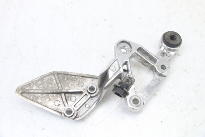 photo de PLATINE CALE PIED AVANT DROIT YAMAHA FZS FAZER 600 (2001 - 2003) - Points de fixation