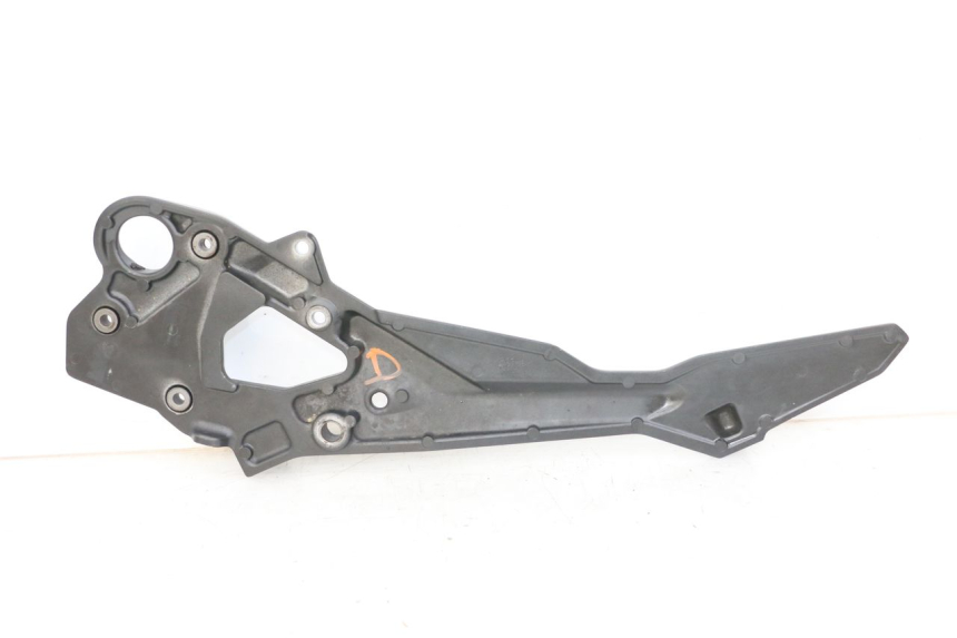 photo de PLATINE CALE PIED AVANT DROIT YAMAHA XJ6 ABS 600 (2008 - 2016) - Gros plan technique