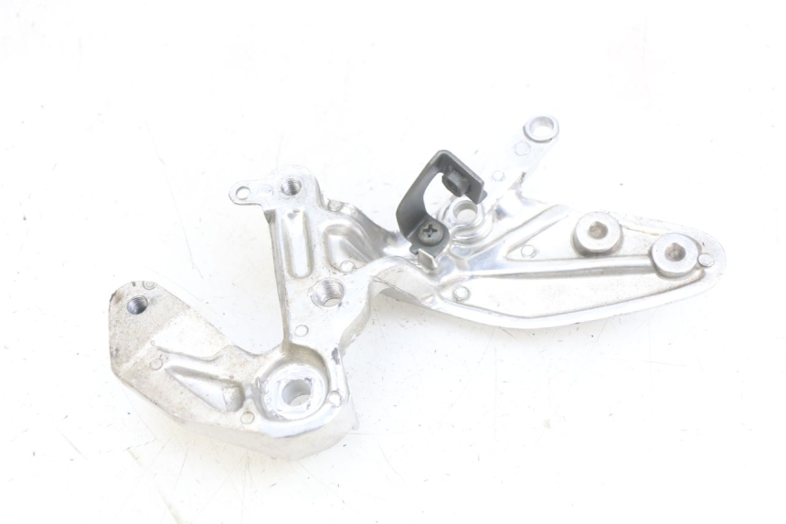 photo de PLATINE CALE PIED AVANT DROIT YAMAHA YZF R THUNDERCAT 600 (1996 - 2003) - Zoom état d’usage