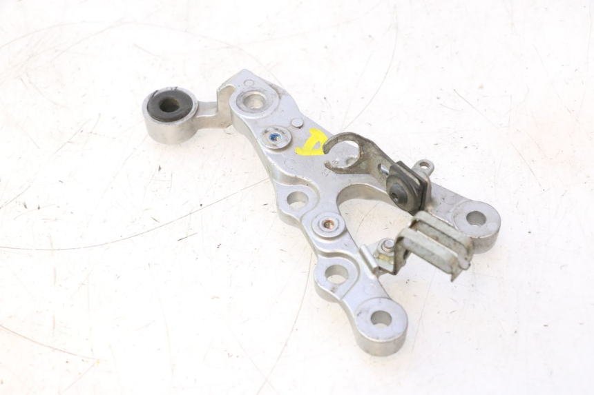 photo de PLATINE CALE PIED AVANT DROIT YAMAHA YZF R6 600 (2008 - 2009) - Vue d’ensemble
