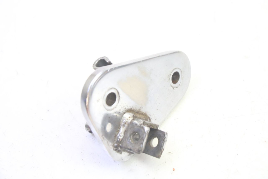 photo de PLATINE CALE PIED AVANT DROIT KYMCO ZING 125 (1997 - 2003) - Détail de la pièce