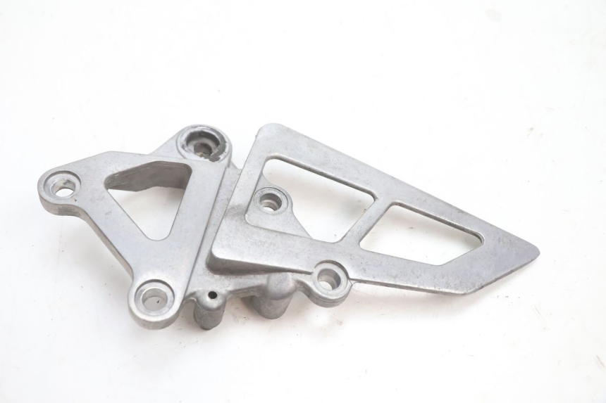photo de PLATINE CALE PIED AVANT DROIT KAWASAKI ZX-6R ZX6R 600 (1995 - 1997) - Détail de la pièce