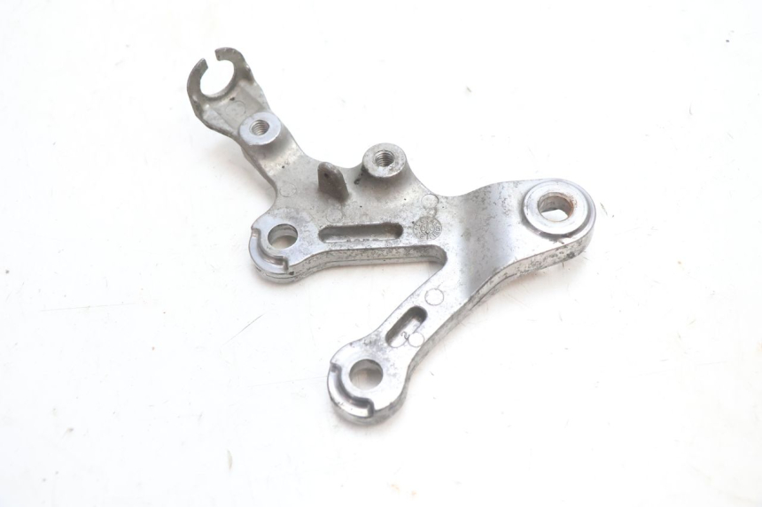 photo de PLATINE CALE PIED AVANT DROIT KAWASAKI ZX-6R ZX6R 600 (2000 - 2002) - Zoom état d’usage
