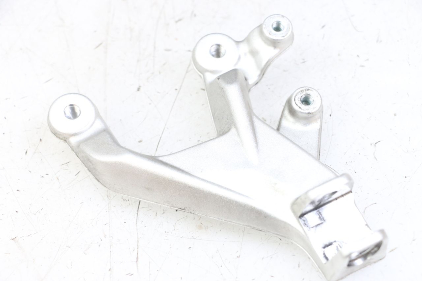 photo de PLATINE CALE PIED AVANT GAUCHE BMW S RR ABS S1000RR 1000 (2015 - 2018) - Autre angle de vue