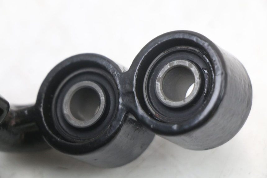 photo de PLATINE CALE PIED AVANT GAUCHE ARCHIVE CAFE RACER 4T 50 (2019 - 2024) - Gros plan technique