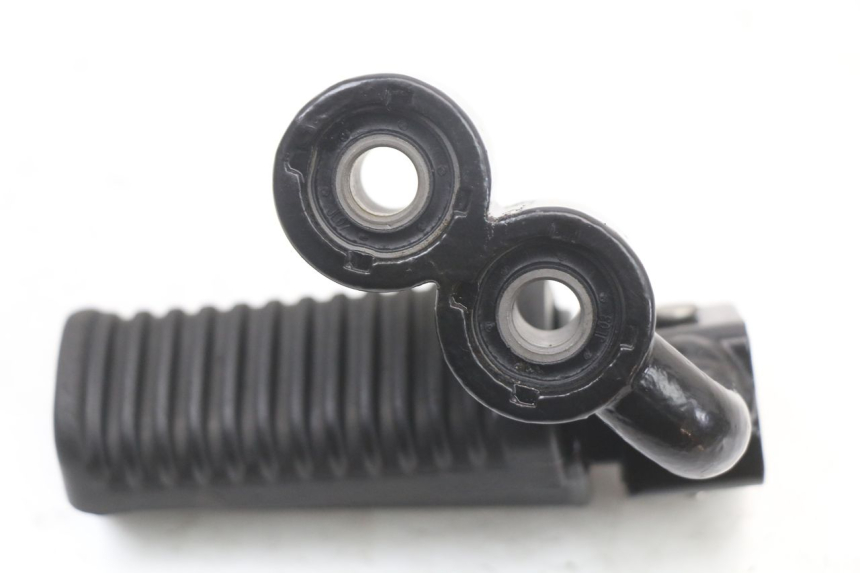 photo de PLATINE CALE PIED AVANT GAUCHE ARCHIVE CAFE RACER 4T 50 (2019 - 2024) - Vue d’ensemble