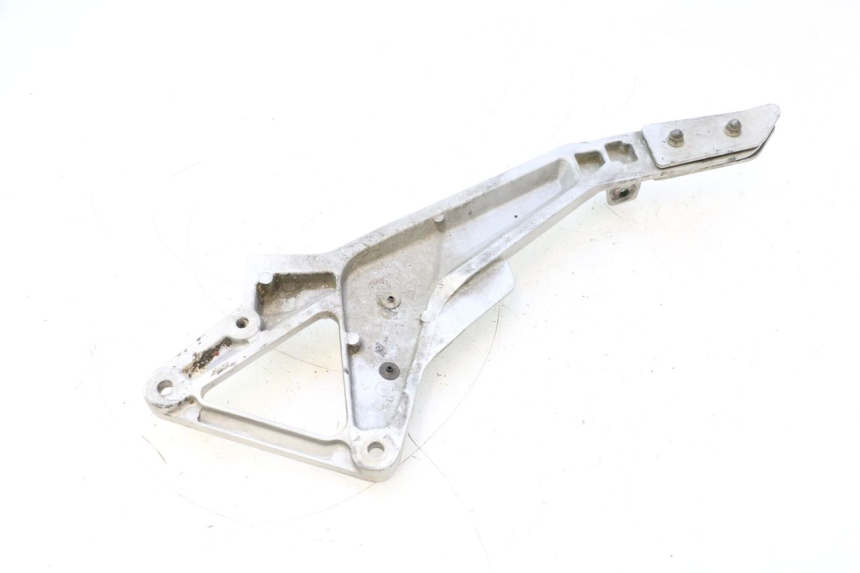 photo de PLATINE CALE PIED AVANT GAUCHE HONDA CB F HORNET 600 (2005 - 2006) - Détail de la pièce