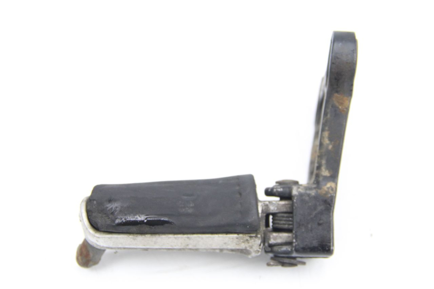 photo de PLATINE CALE PIED AVANT GAUCHE HONDA CBR F SC21 1000 (1986 - 1992) - Autre angle de vue