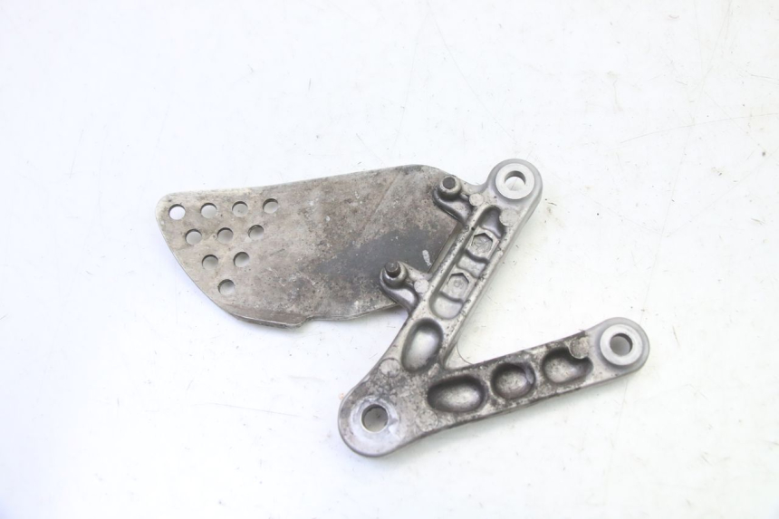 photo de PLATINE CALE PIED AVANT GAUCHE HONDA CBR RR FIREBLADE 900 (1992 - 1994) - Zoom état d’usage