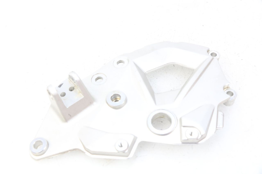photo de PLATINE CALE PIED AVANT GAUCHE BMW F GS K81 850 (2018 - 2023) - Détail de la pièce