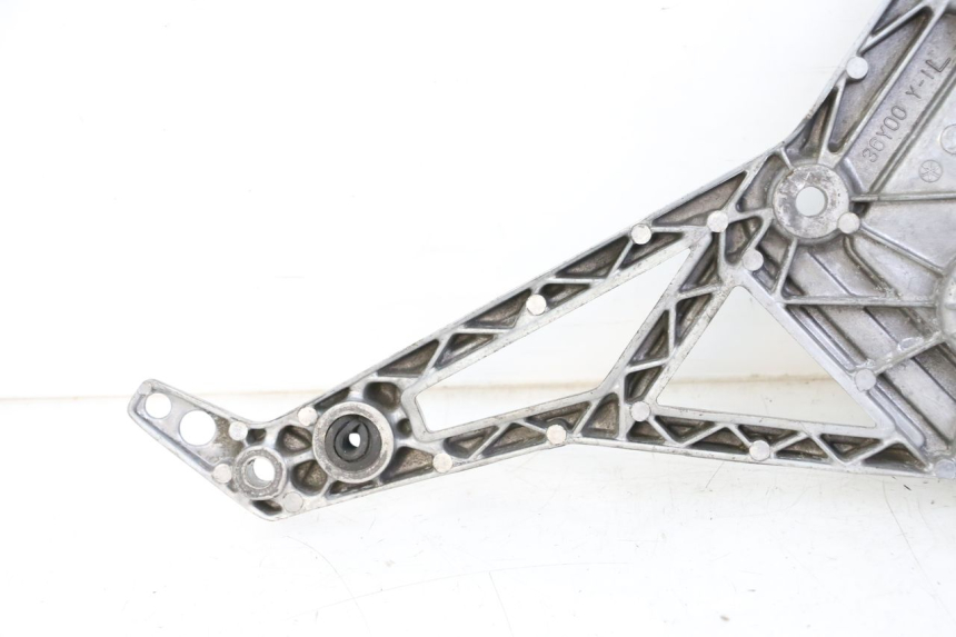 photo de PLATINE CALE PIED AVANT GAUCHE YAMAHA FJ 36Y 1100 (1984 - 1985) - Autre angle de vue