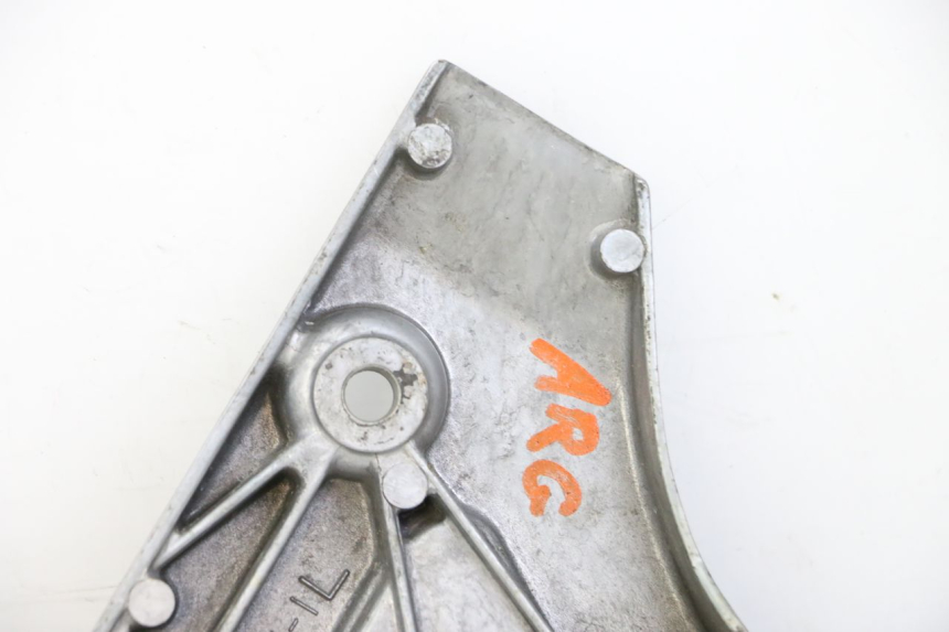 photo de PLATINE CALE PIED AVANT GAUCHE YAMAHA FJ 36Y 1100 (1984 - 1985) - Points de fixation
