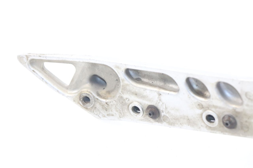 photo de PLATINE CALE PIED AVANT GAUCHE YAMAHA FJR ABS 1300 (2006 - 2012) - Gros plan technique