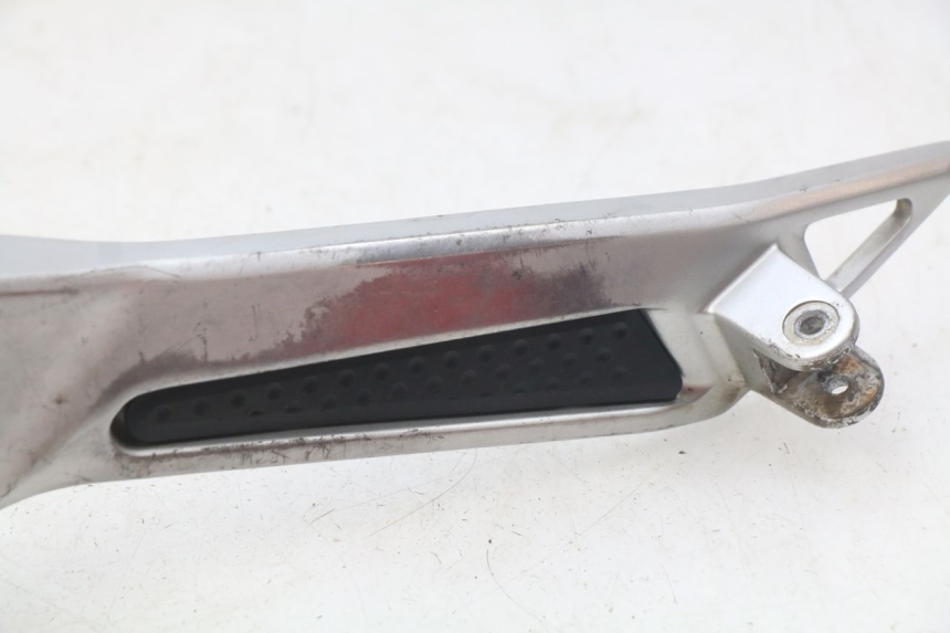 photo de PLATINE CALE PIED AVANT GAUCHE YAMAHA FJR ABS 1300 (2006 - 2012) - Détail de la pièce