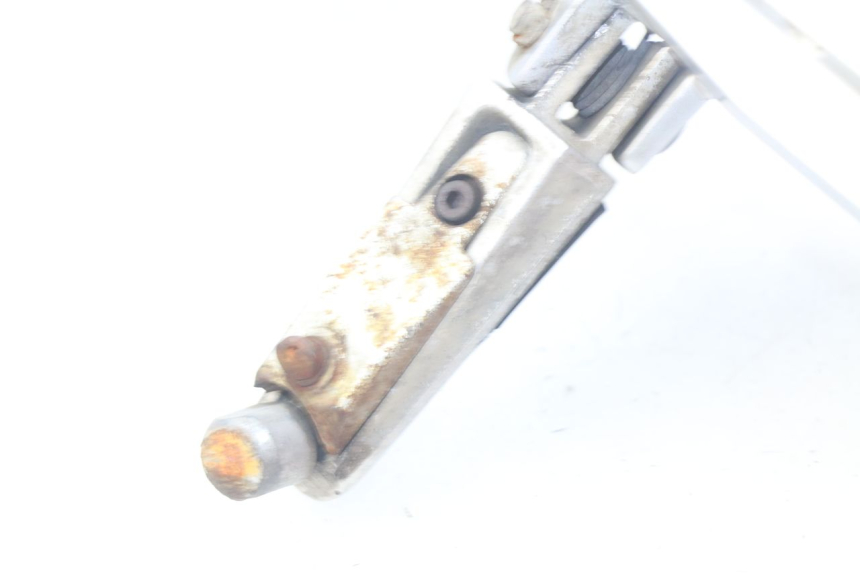 photo de PLATINE CALE PIED AVANT GAUCHE YAMAHA FJR ABS 1300 (2006 - 2012) - Gros plan technique