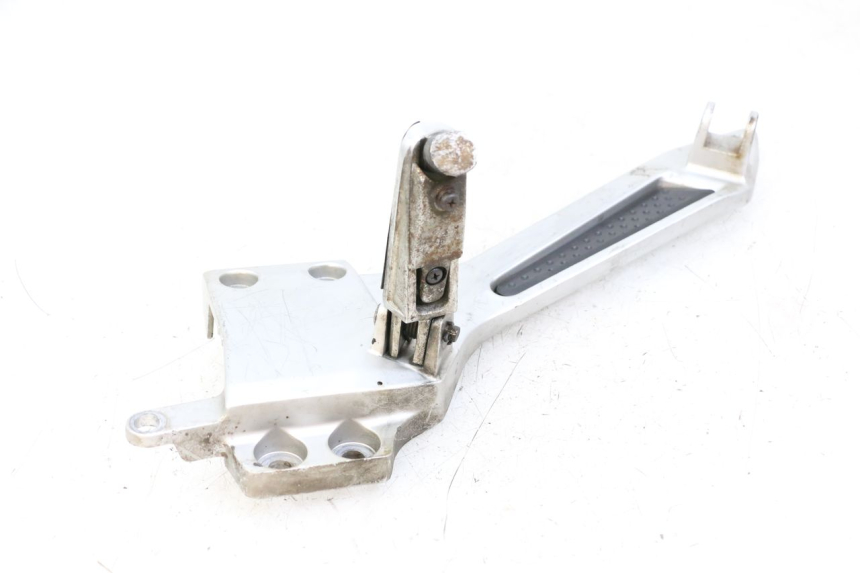 photo de PLATINE CALE PIED AVANT GAUCHE YAMAHA FJR ABS 1300 (2006 - 2012) - Gros plan technique