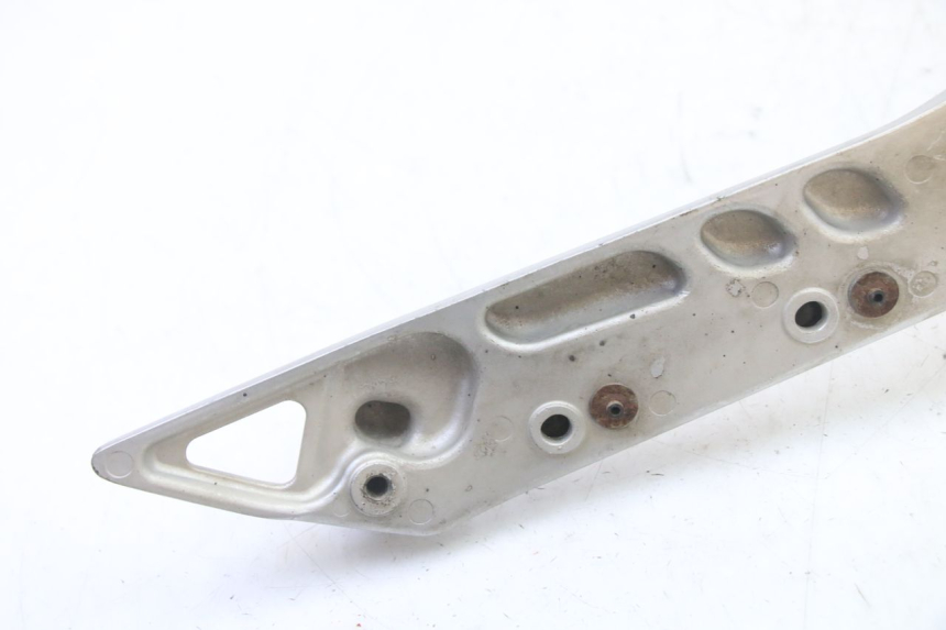 photo de PLATINE CALE PIED AVANT GAUCHE YAMAHA FJR ABS 1300 (2006 - 2012) - État de surface