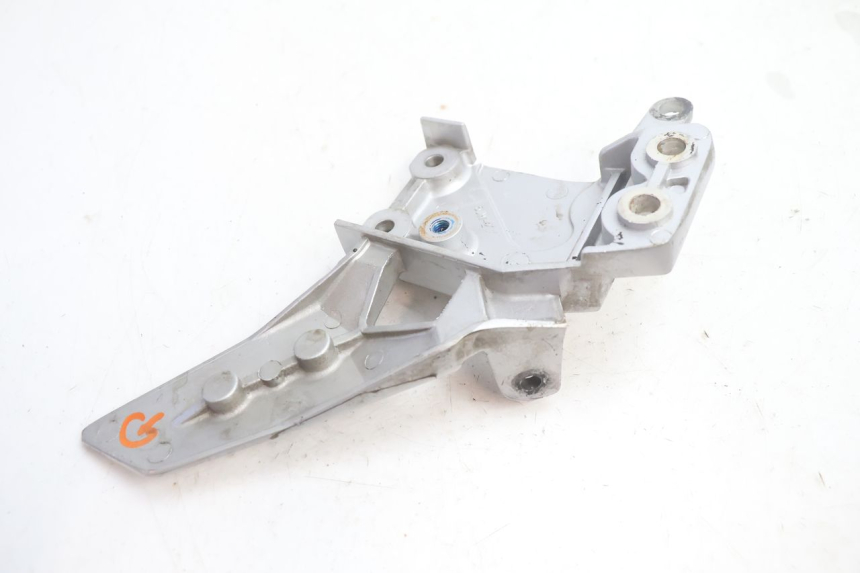 photo de PLATINE CALE PIED AVANT GAUCHE YAMAHA FJR 1300 (2001 - 2005) - Autre angle de vue
