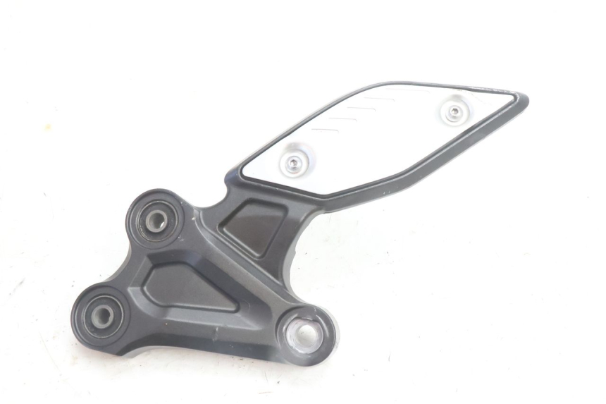 photo de PLATINE CALE PIED AVANT GAUCHE YAMAHA FZ8 800 (2010 - 2016) - Vue principale