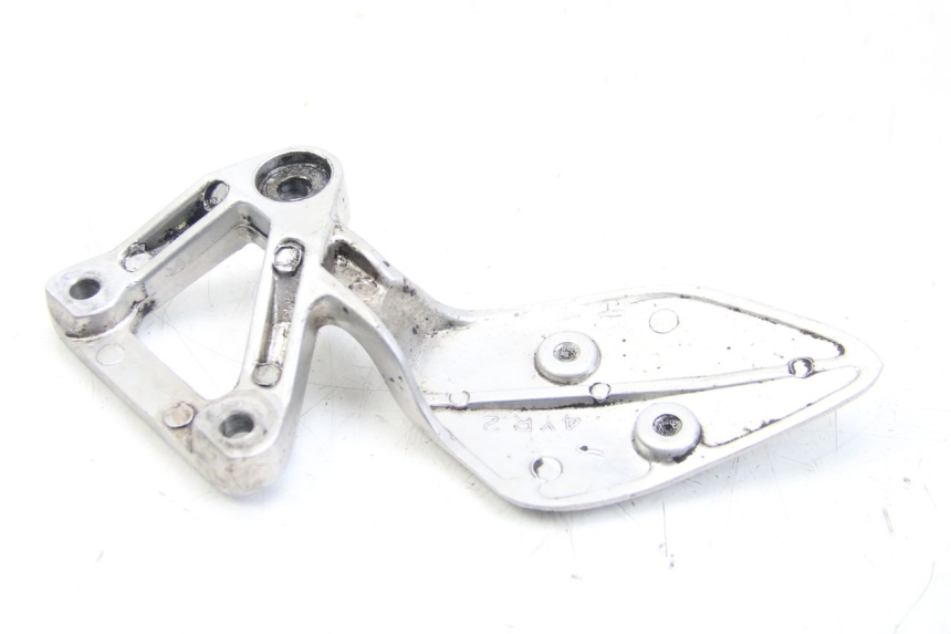 photo de PLATINE CALE PIED AVANT GAUCHE YAMAHA FZS FAZER 600 (2001 - 2003) - Zoom état d’usage