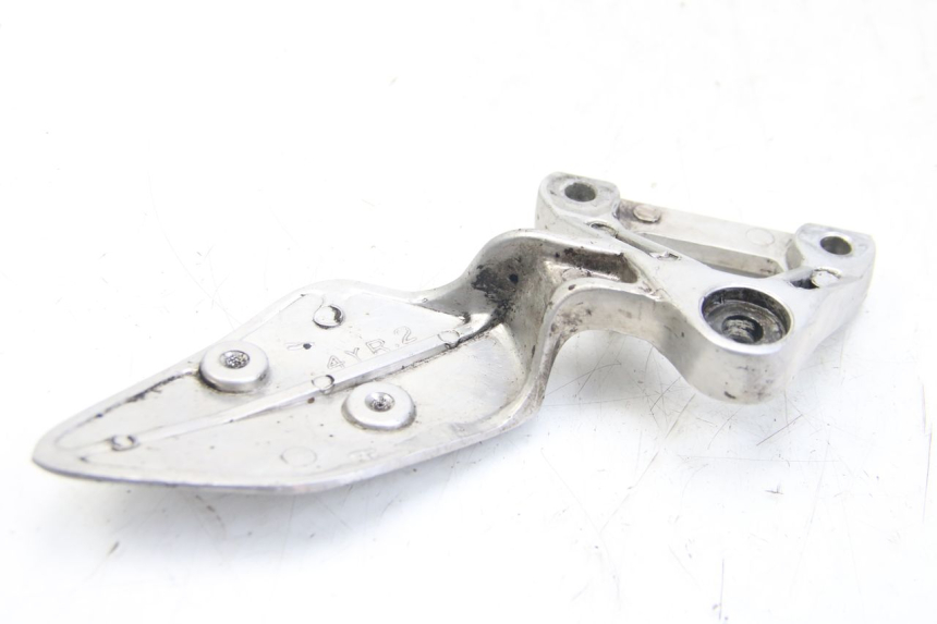 photo de PLATINE CALE PIED AVANT GAUCHE YAMAHA FZS FAZER 600 (2001 - 2003) - Autre angle de vue