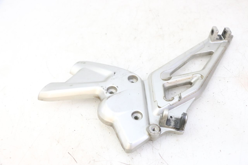 photo de PLATINE CALE PIED AVANT GAUCHE BMW G310 R 310 (2016 - 2020) - Autre angle de vue