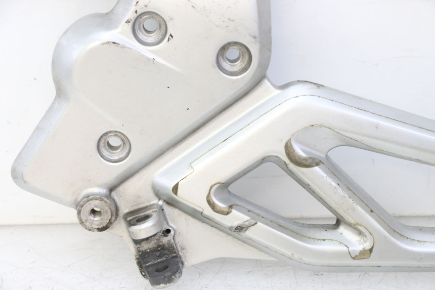 photo de PLATINE CALE PIED AVANT GAUCHE BMW G310 R 310 (2016 - 2020) - Pièce contrôlée