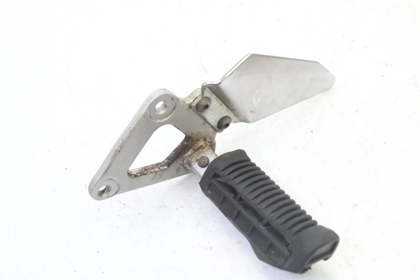 photo de PLATINE CALE PIED AVANT GAUCHE SUZUKI GS GSE 500 (2001 - 2003) - Vue principale