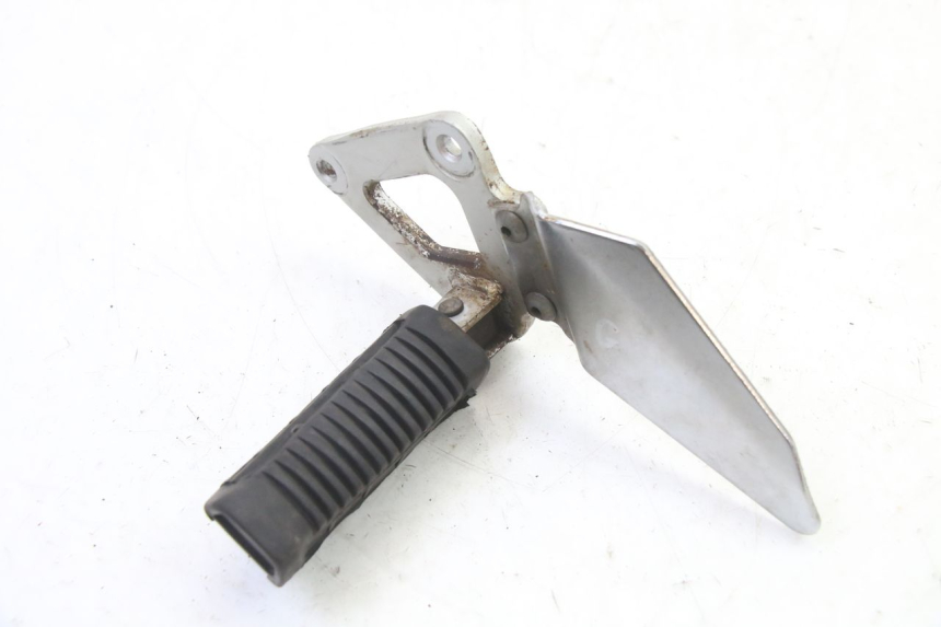 photo de PLATINE CALE PIED AVANT GAUCHE SUZUKI GS GSE 500 (2001 - 2003) - Zoom état d’usage