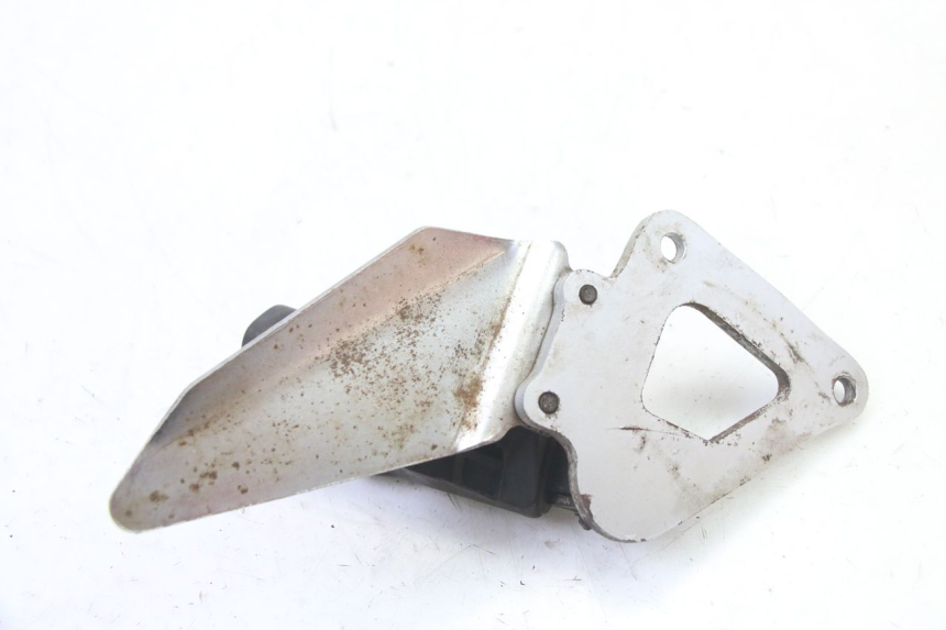 photo de PLATINE CALE PIED AVANT GAUCHE SUZUKI GS GSE 500 (2001 - 2003) - Points de fixation