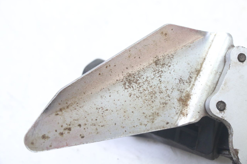 photo de PLATINE CALE PIED AVANT GAUCHE SUZUKI GS GSE 500 (2001 - 2003) - État de surface
